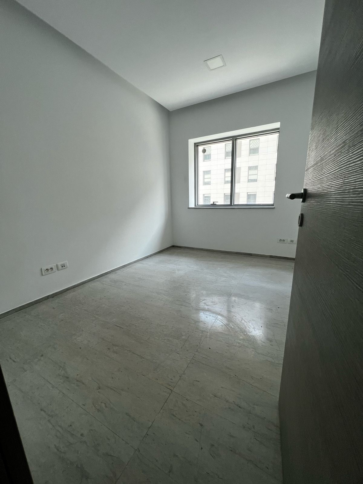 La Marsa Berge Du Lac Location Appart. 3 pices Bureau de 103 m2 h3