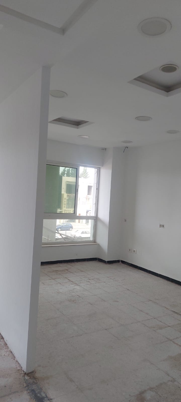La Marsa El Aouina Bureaux & Commerces Grance libre Local commercial a el aouina