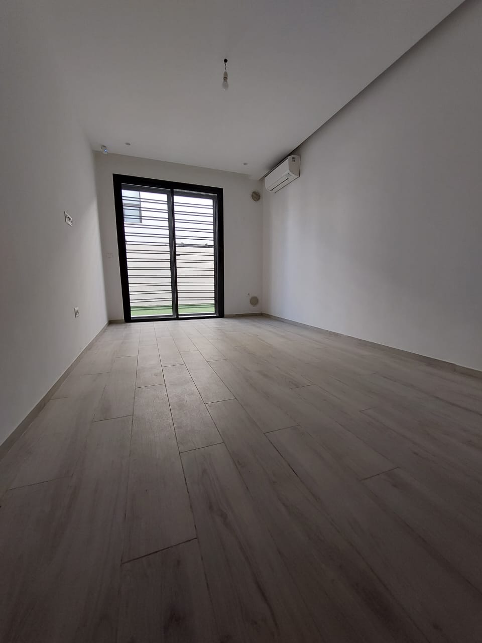 Bab Bhar Montplaisir Bureaux & Commerces Bureau Lux neuf 2pices kitchinette s eau