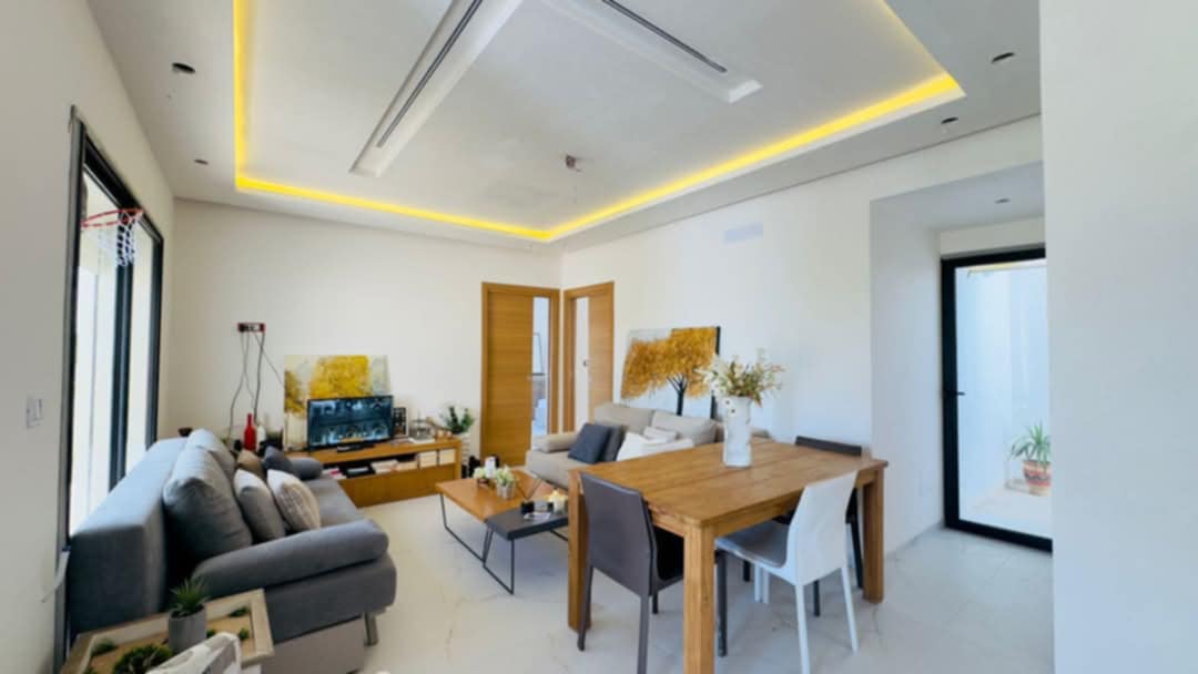 Sidi Thabet Cebalet Ben Ammar Vente Maisons Luxueuse villa avec piscine semi acheve