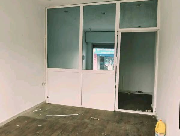Bab Bhar Hedi Chaker Bureaux & Commerces Grance libre Local commercial lafayete