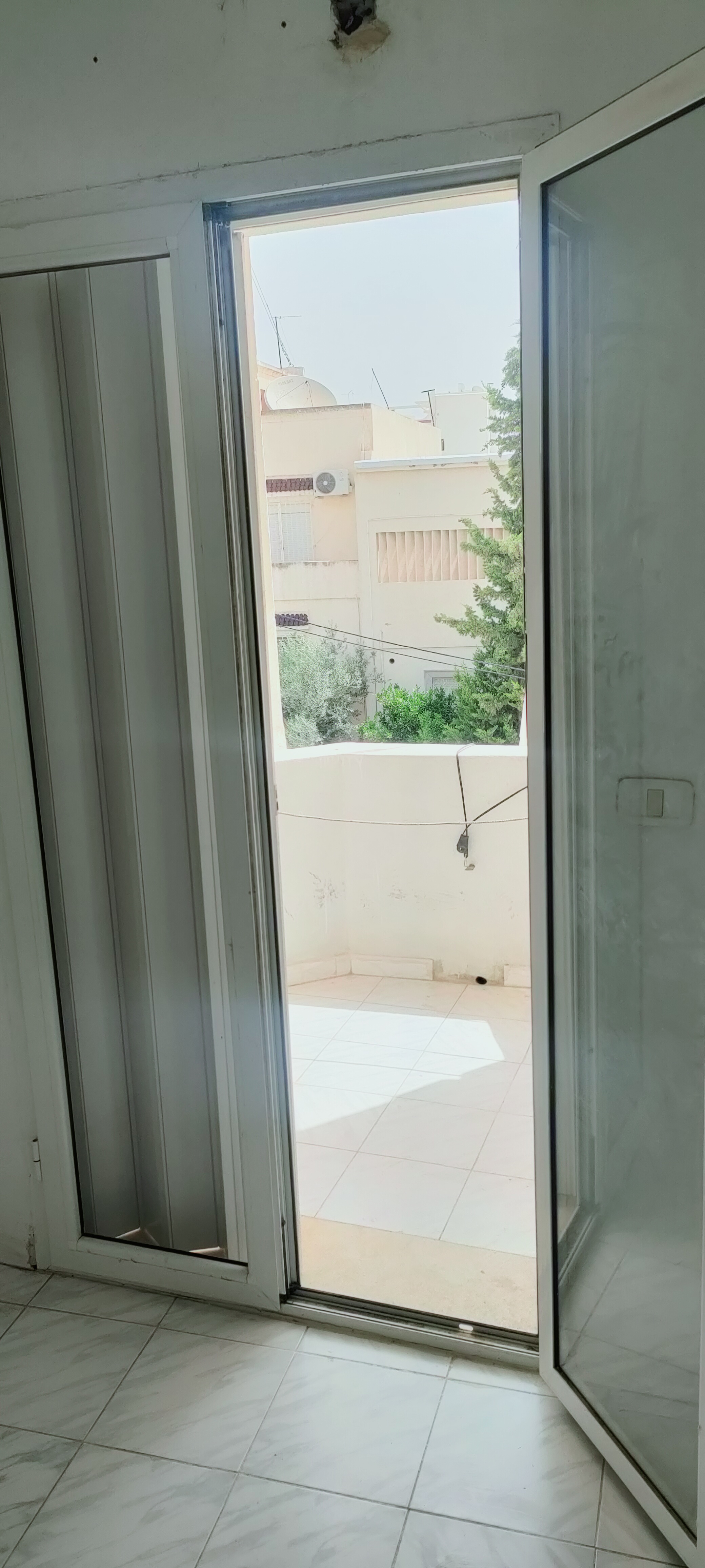 Ariana Ville Ariana Location Appart. 4 pices Etage de villa