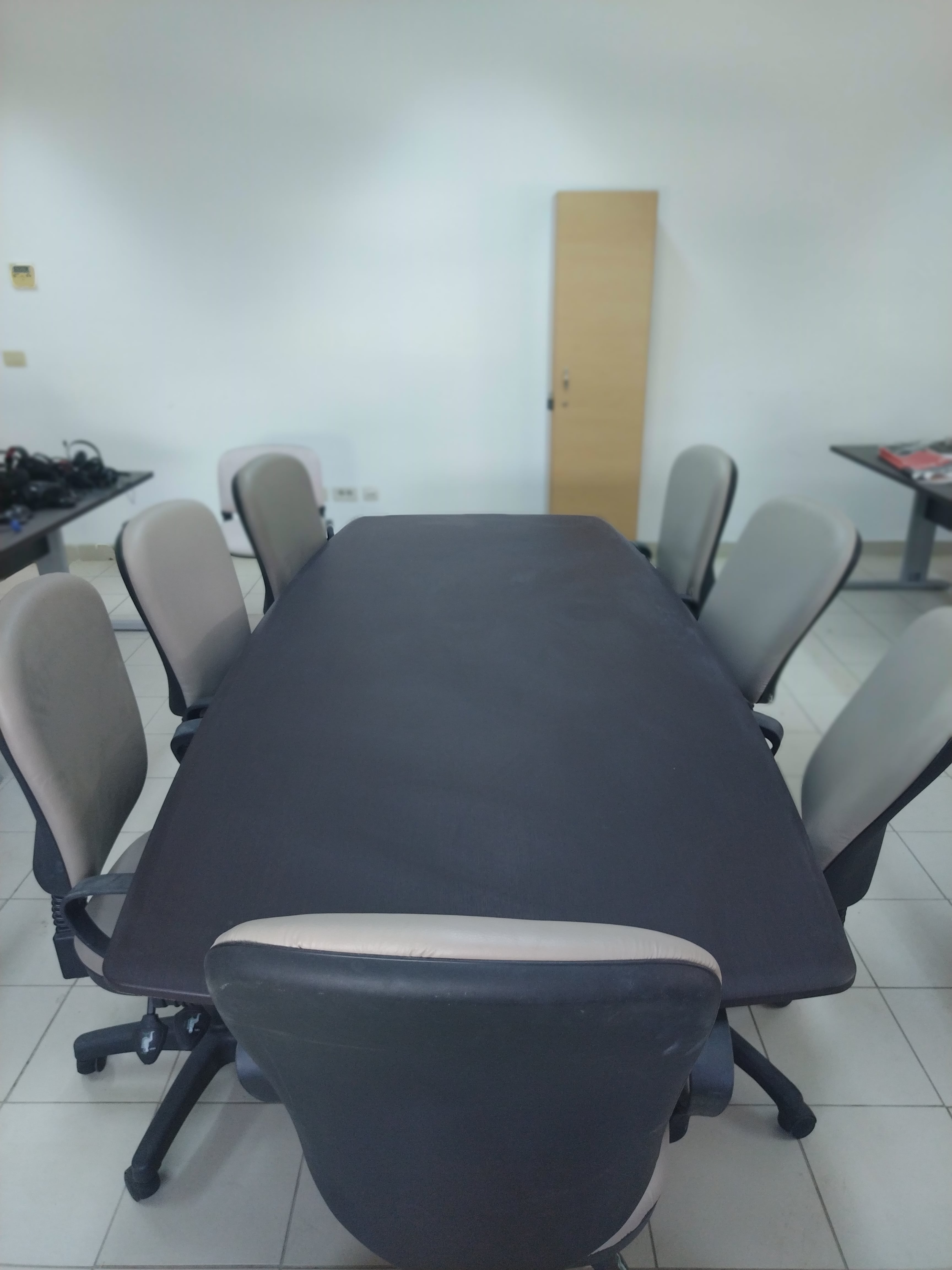 Raoued Cite El Ghazala 1 Meubles de bureau Bureaux - Tables Meubles de bureau en trs bon tat