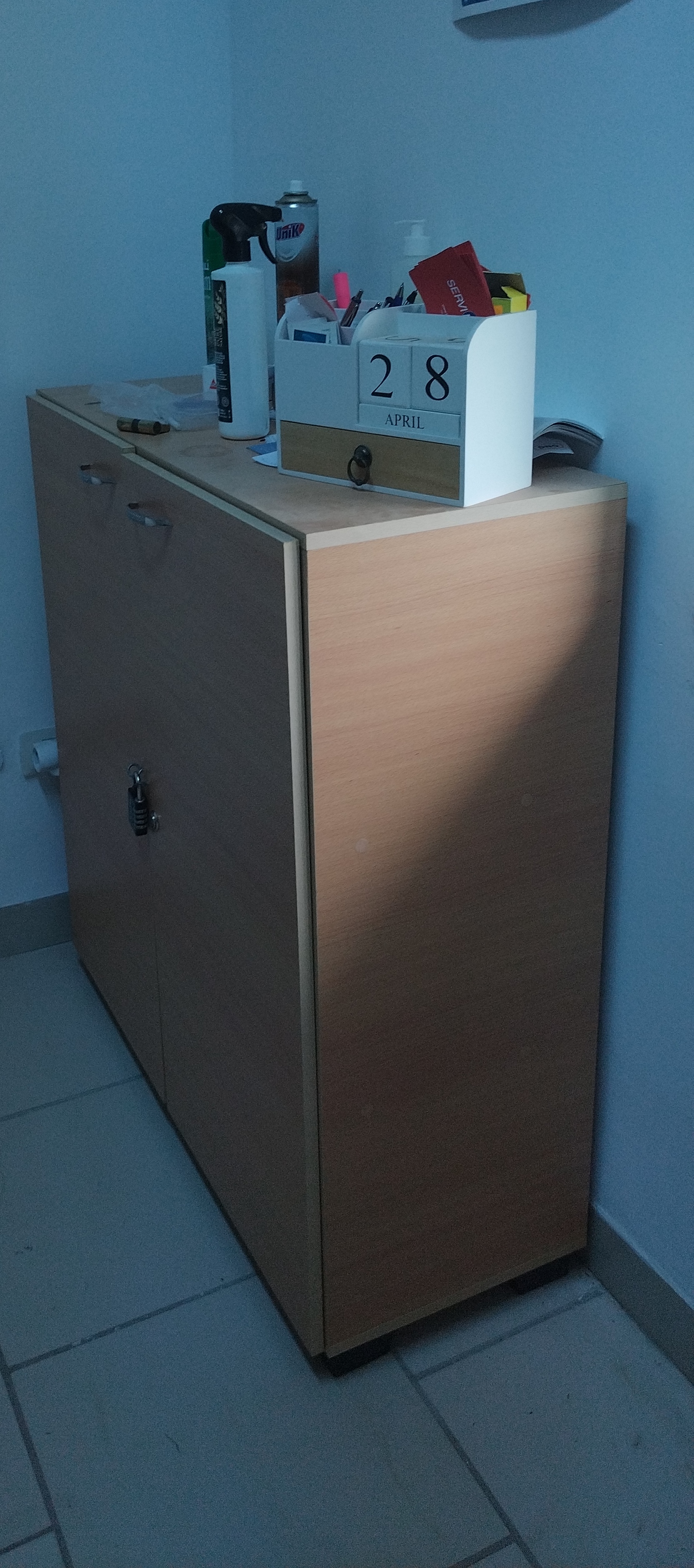 Raoued Cite El Ghazala 1 Meubles de bureau Bureaux - Tables Meubles de bureau en trs bon tat