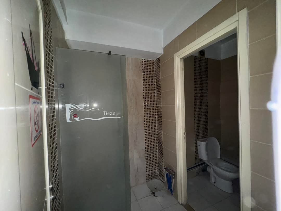 Mnihla Jardins d'el Menzah Vente Surfaces Local commercial mur 220 m2