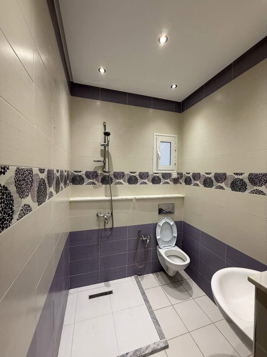 Ariana Ville Riadh Landlous Location Appart. 5 pices+ S5 avec terrasse 2650  riadh andalous