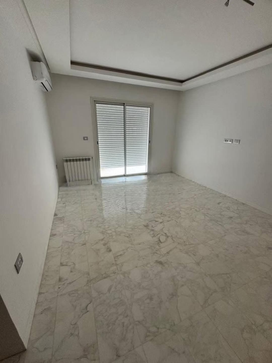 El Menzah El Menzah 9 Location Appart. 3 pices S2 hst 1500 d menzah 9c