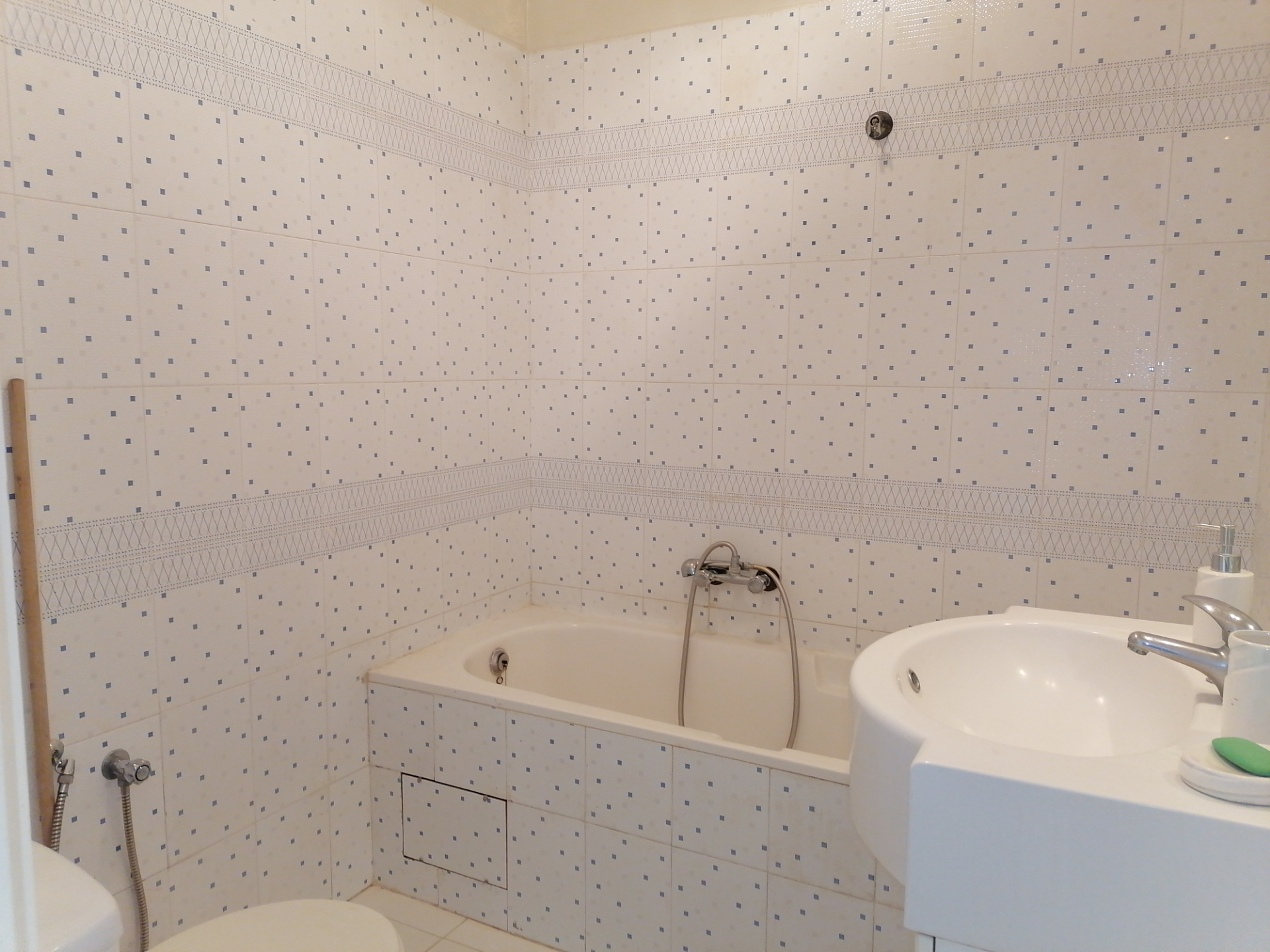 Raoued Cite El Ghazala 2 Location Appart. 1 pice Un appartement s1 a cite el ghezla