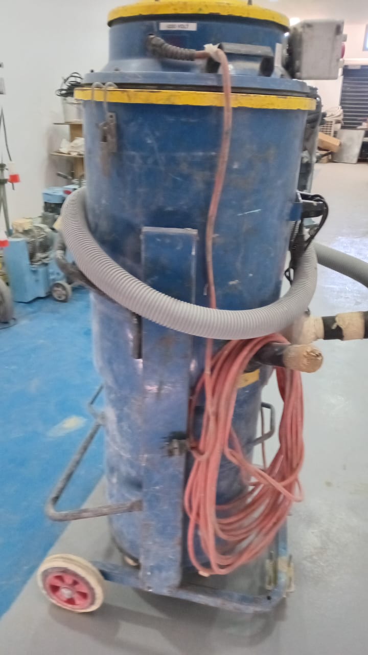 Hammam Sousse Hammam Sousse Gharbi Autre Autre Aspirateur  professionnel  occasion