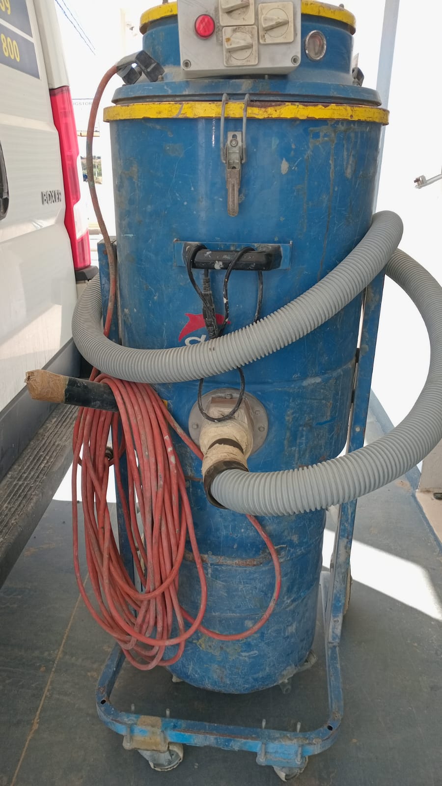 Hammam Sousse Hammam Sousse Gharbi Autre Autre Aspirateur  professionnel  occasion