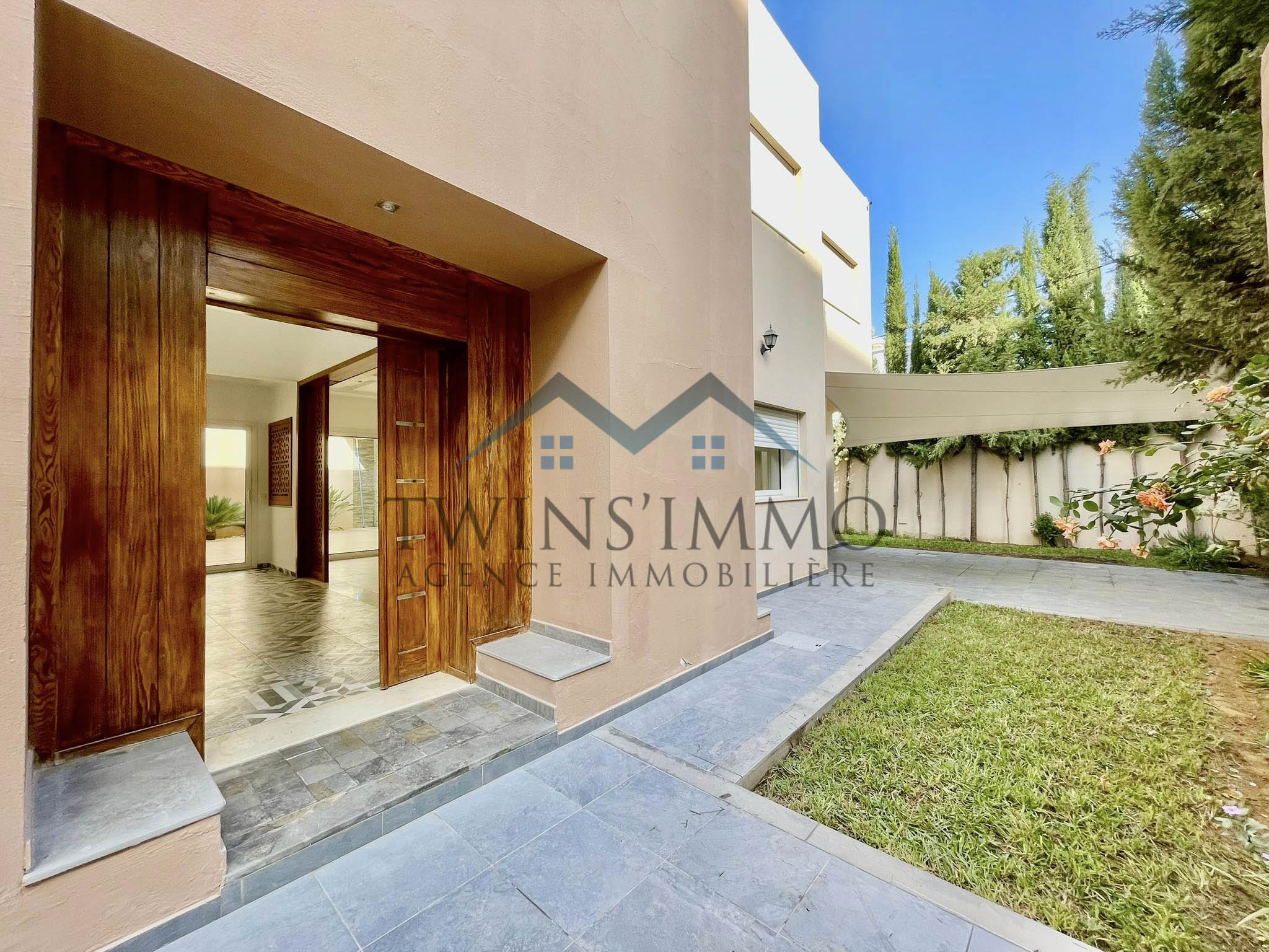 La Soukra La Soukra Location Maisons Villa s4 avec piscine  la soukra
