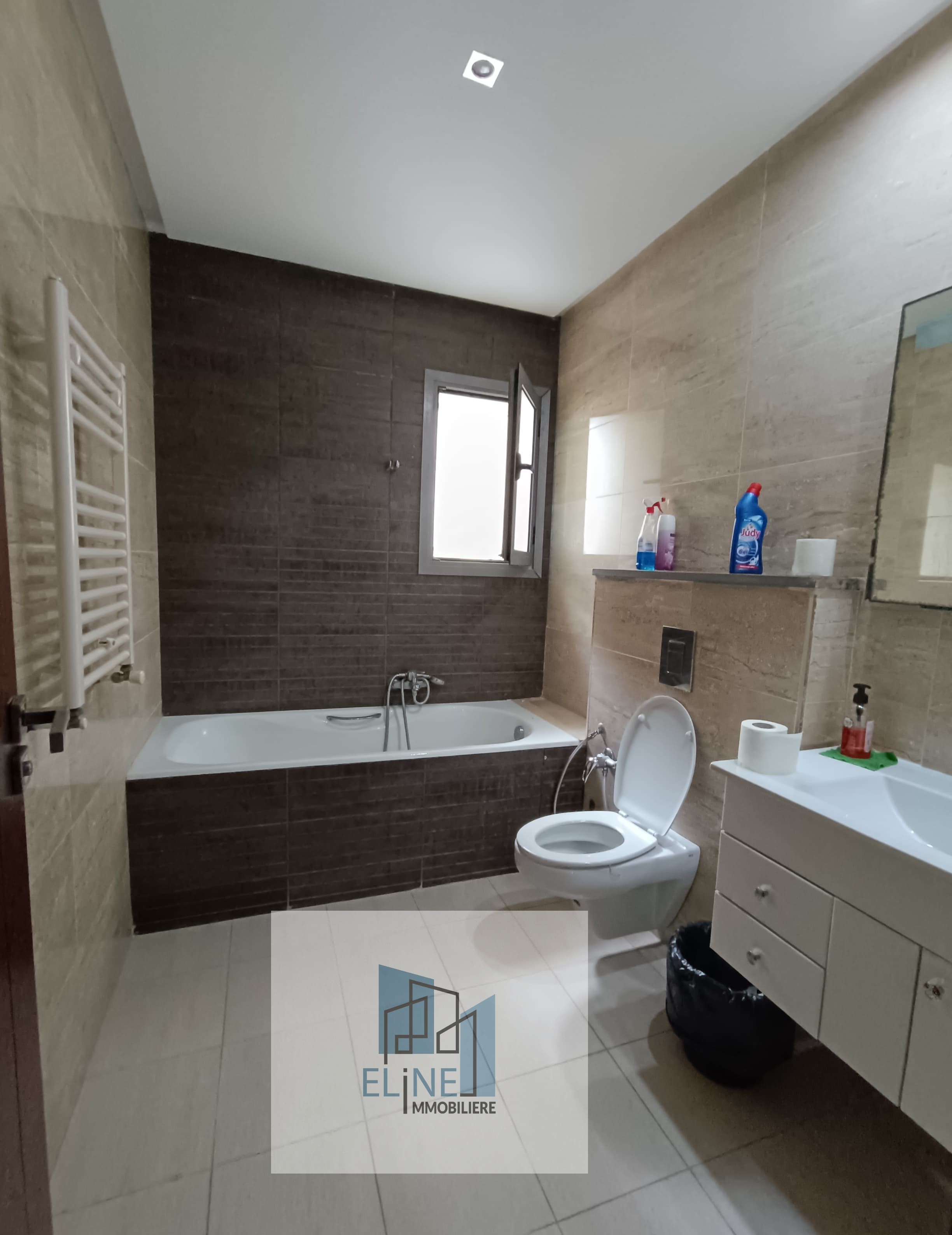La Marsa El Aouina Vente Appart. 2 pices Appt s plus 2 spacieux a laouina pres l'eglise
