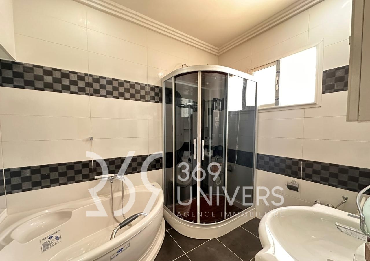 La Marsa Marsa Ennassim Location Appart. 3 pices Rez de chausse meubl avec jardin  la marsa