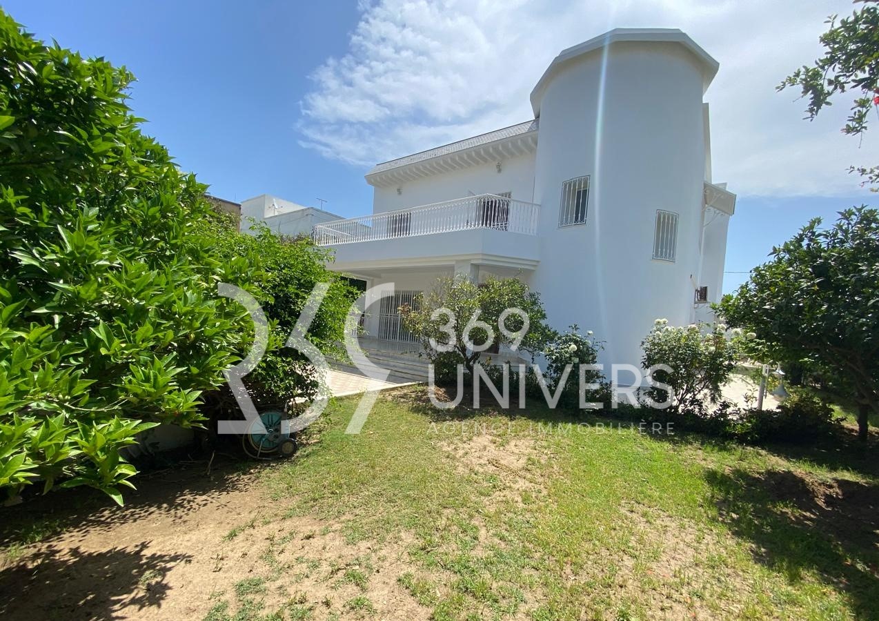 La Marsa Marsa Ennassim Location Maisons Villa avec jardin  la marsa ref rh156