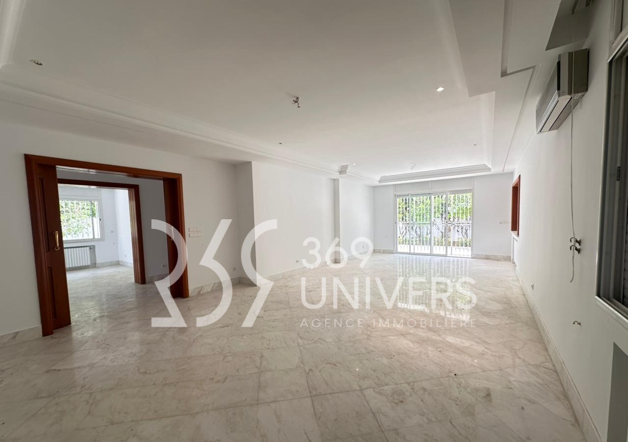 La Marsa Marsa Ennassim Location Maisons Villa avec jardin  la marsa ref rh156