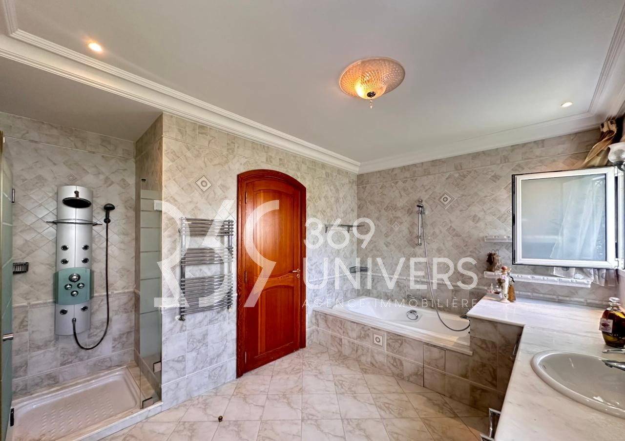 La Marsa Marsa Ennassim Location Maisons Villa avec jardin  la marsa ref rh156