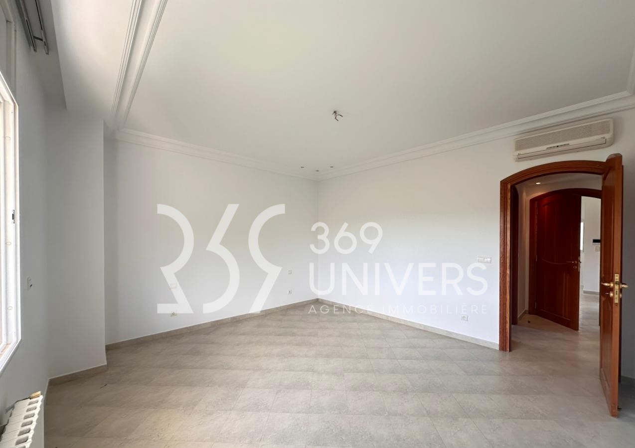 La Marsa Marsa Ennassim Location Maisons Villa avec jardin  la marsa ref rh156