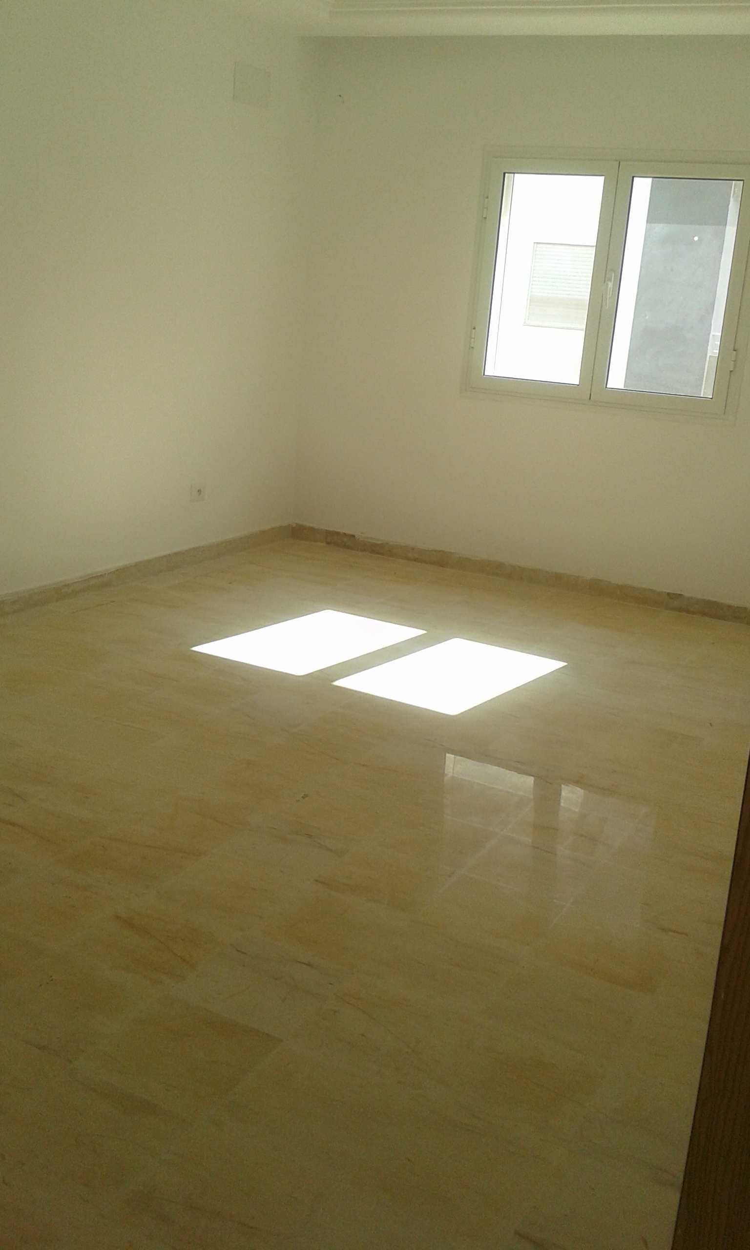 Ain Zaghouan Ain Zaghouan Location Appart. 4 pices Appartement s 3 dans un quartier rsidentiel