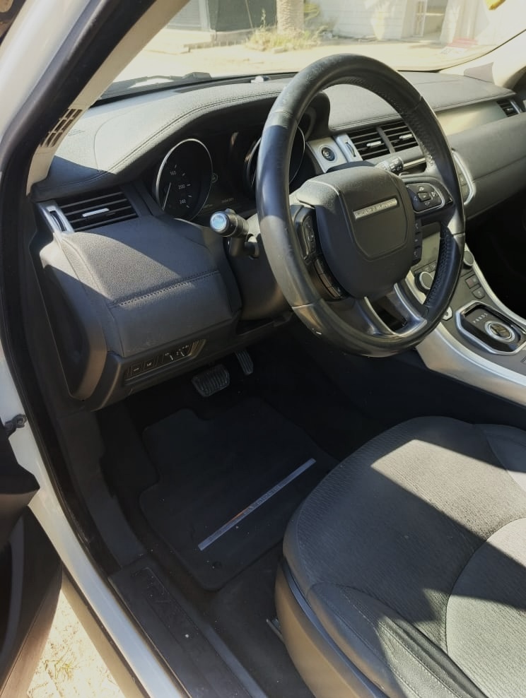 Ariana Ville Ariana Land-Rover Range Range rover evoque diesel
