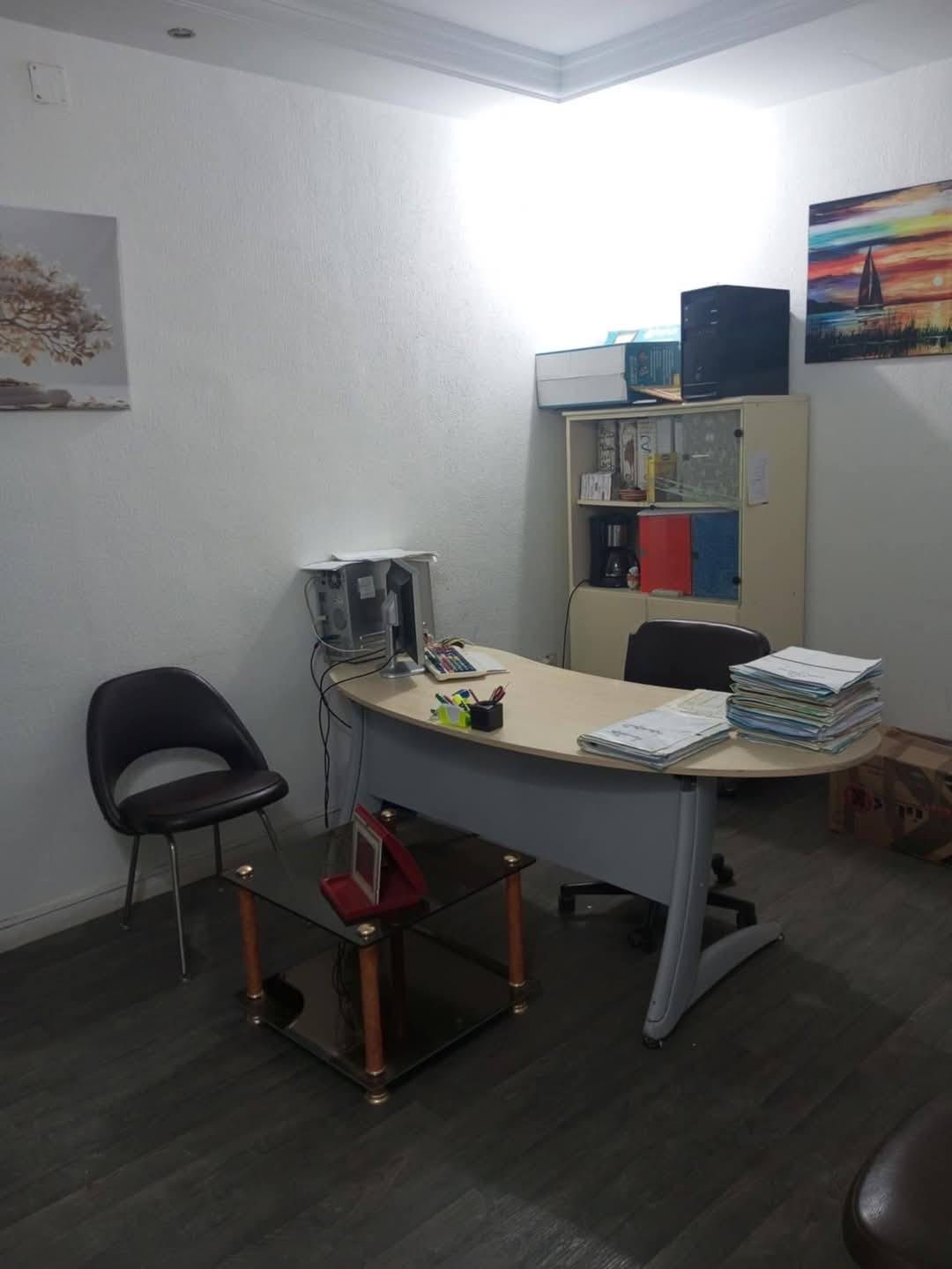 El Menzah El Manar 2 Bureaux & Commerces Bureau Coquette appartement a manar 2 uage bureau