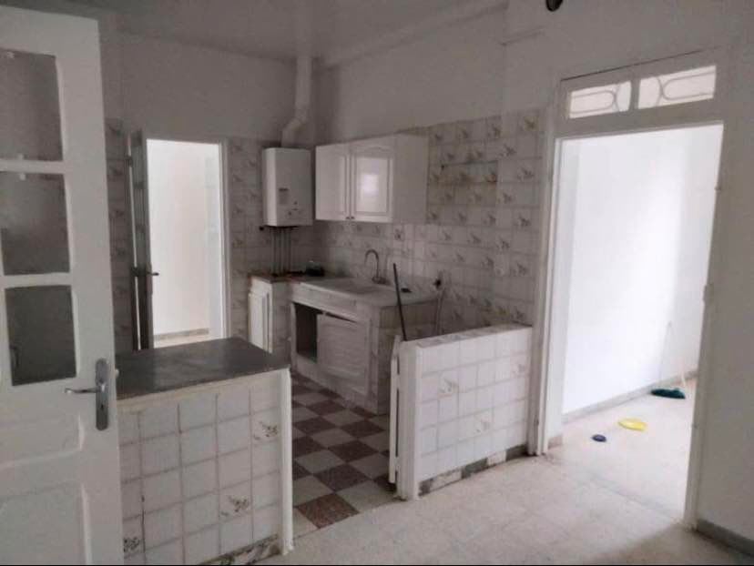El Menzah El Manar 2 Location Appart. 4 pices tage de villa rdc s3 situ  manar 3