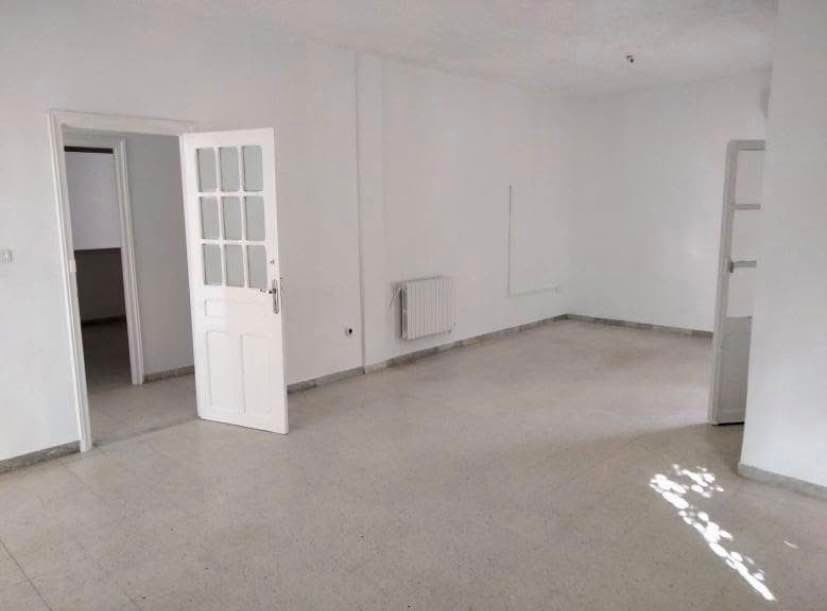 El Menzah El Manar 2 Location Appart. 4 pices tage de villa rdc s3 situ  manar 3