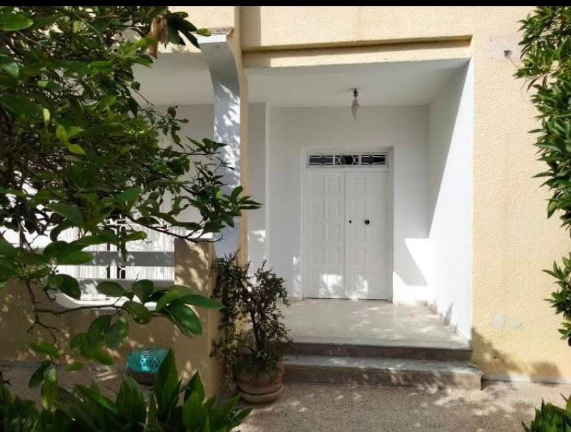 El Menzah El Manar 2 Location Appart. 4 pices tage de villa rdc s3 situ  manar 3