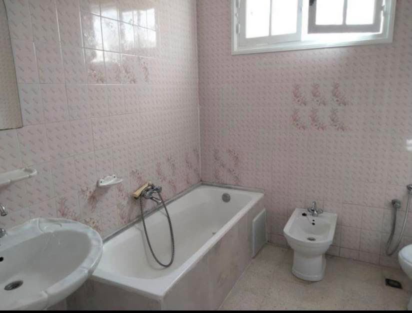 El Menzah El Manar 2 Location Appart. 4 pices tage de villa rdc s3 situ  manar 3