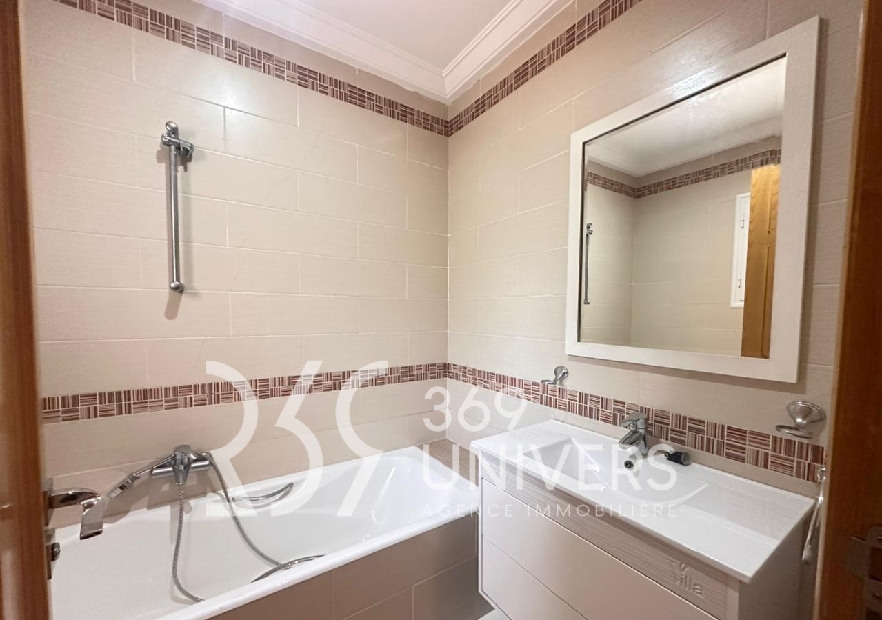 Ain Zaghouan Jardins de Carthage Location Appart. 3 pices Appartement avec piscine aux jdc ref ra142