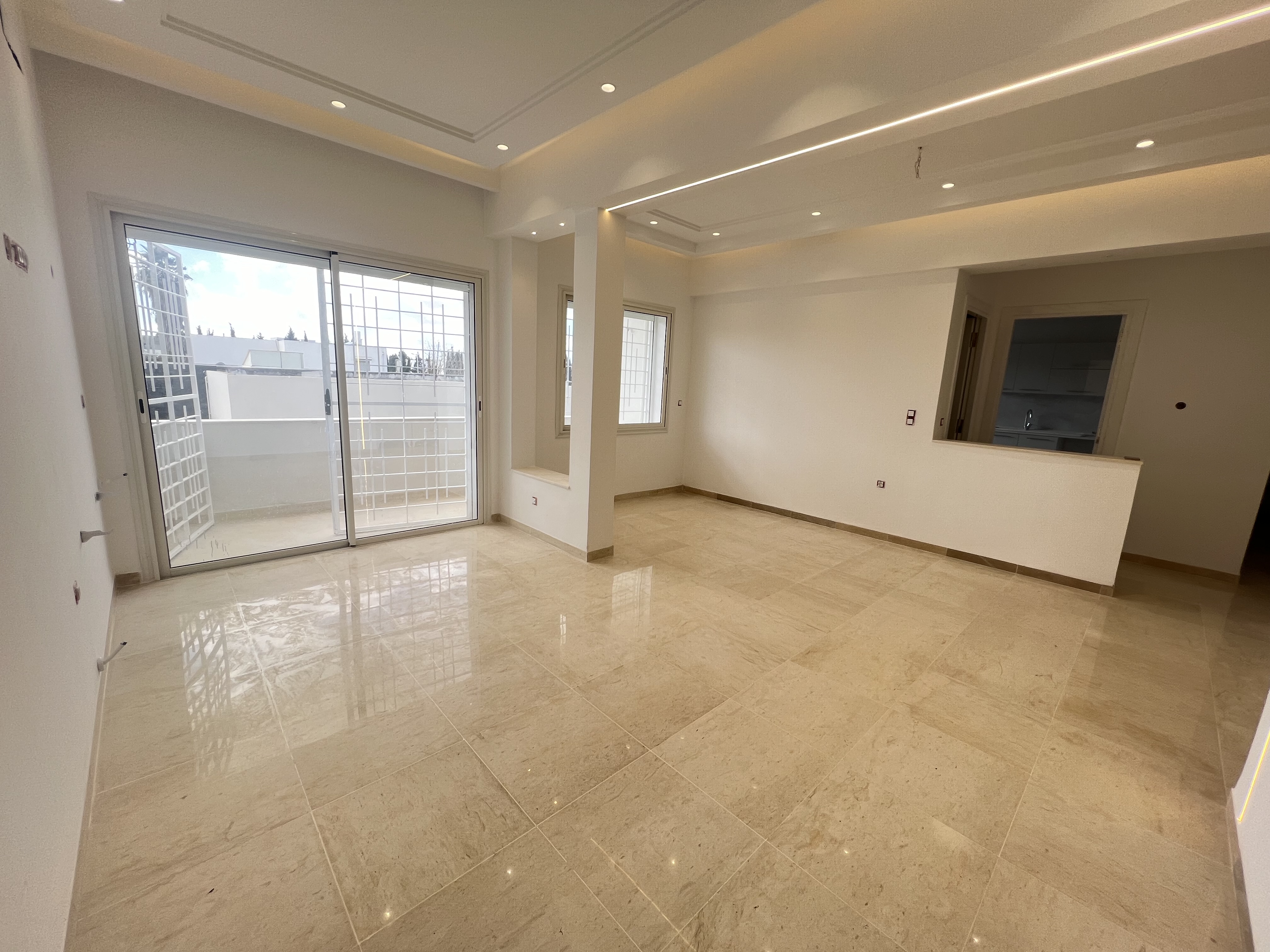 La Soukra La Soukra Location Maisons Un tage de villa disponible 1er juillet
