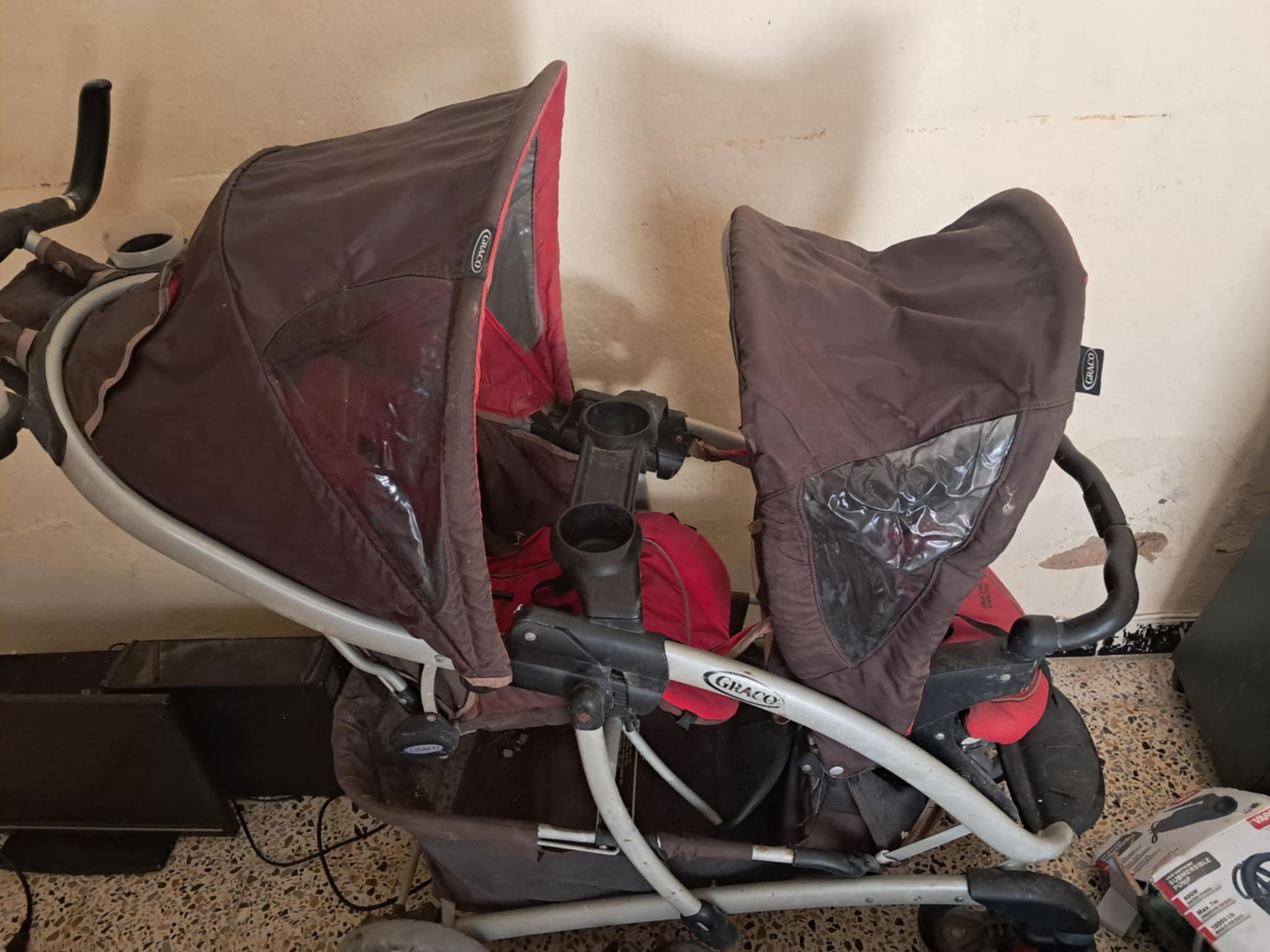 El Omrane Superieur Cite Ibn Khaldoun I Lits et Equipements d'intrieur Autre Poussette double graco