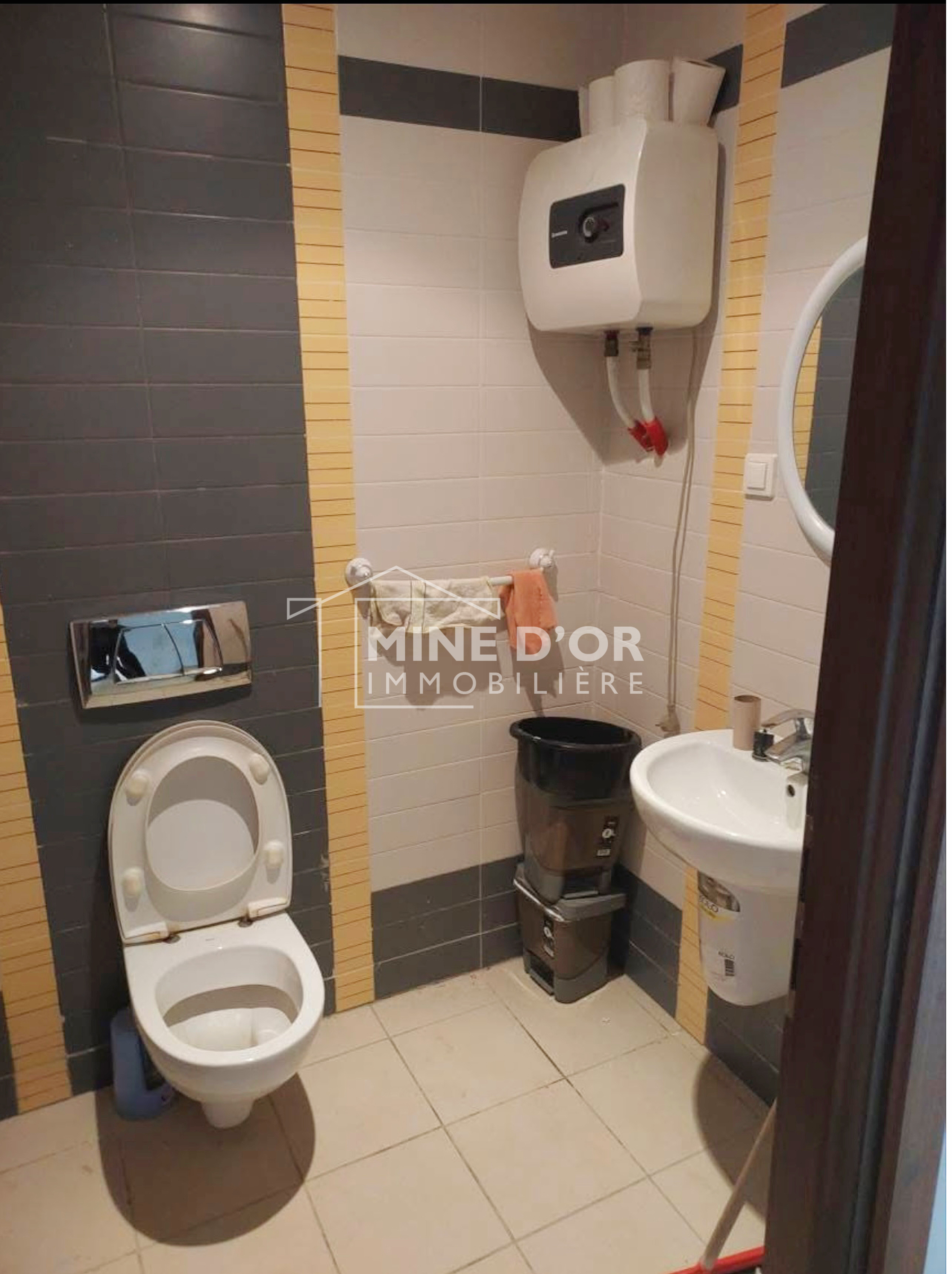Ariana Ville Borj El Baccouche Bureaux & Commerces Bureau Un bureau h4 disponible a borj baccouche