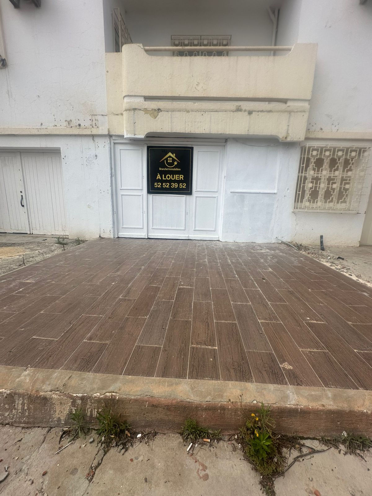 El Menzah El Menzah 9 Bureaux & Commerces Atelier,Garage Un local sur taher ben ammar  menzah 9 a