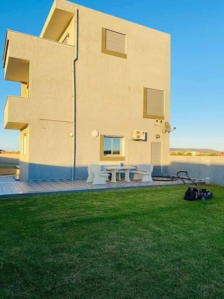 El Haouaria Cite Touristique Location Appart. 5 pices+ Villa avec piscine a haouaria cap bon