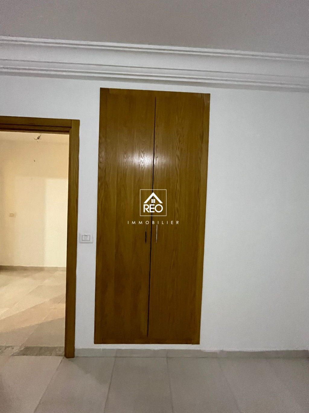 La Marsa El Aouina Location Appart. 2 pices Un appartement 125m s2 situ  cit wahat