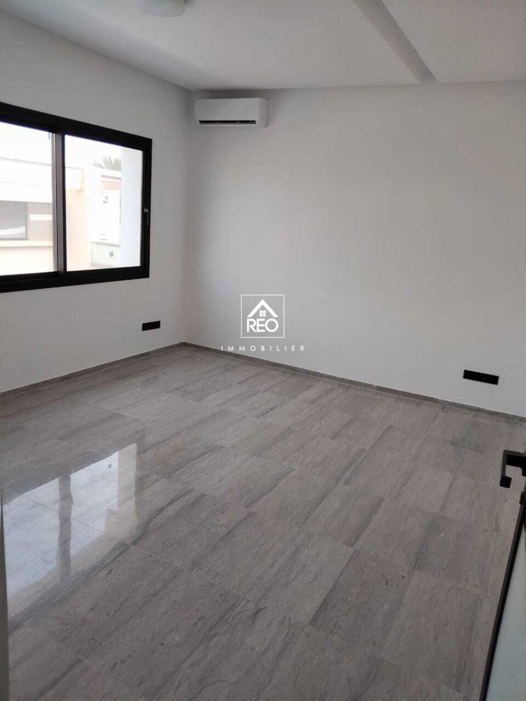 La Soukra La Soukra Location Autre Bureau 105 m2 h2 situ  la soukra