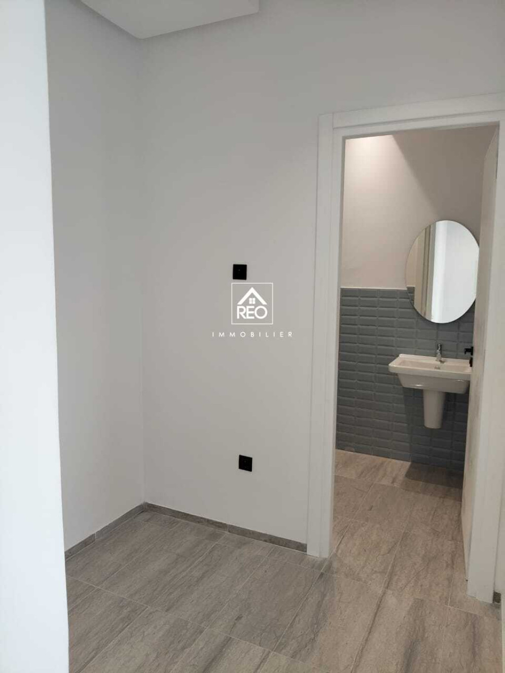 La Soukra La Soukra Location Autre Bureau 105 m2 h2 situ  la soukra