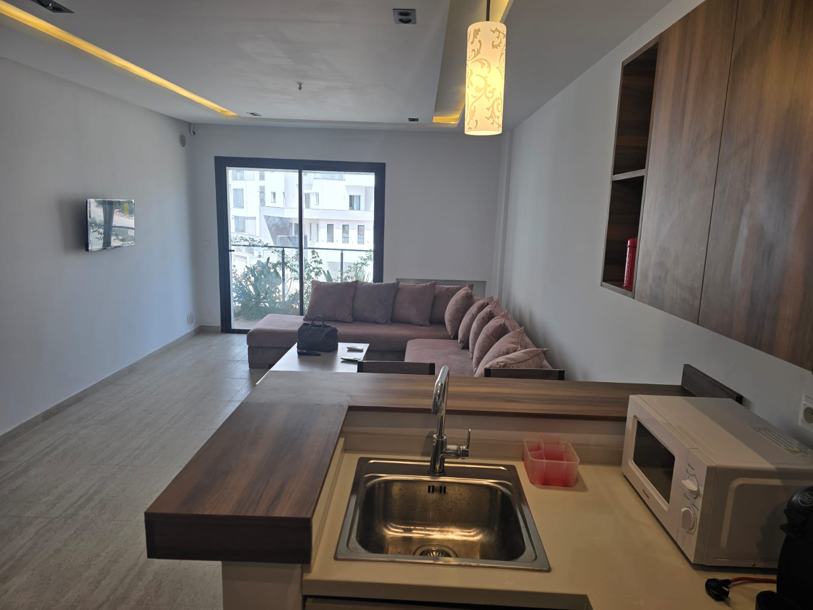 Ain Zaghouan Ain Zaghouan Location Appart. 1 pice S1 meubl  l   ain zaghouan nord