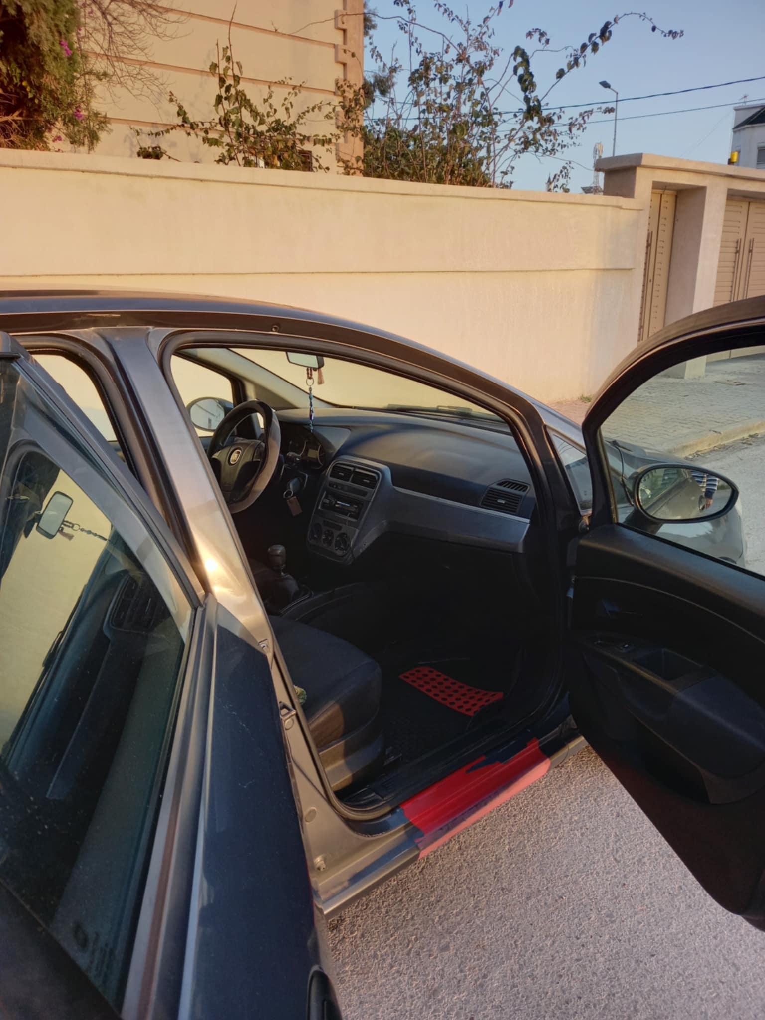 Rades Rades Plage Fiat Grande Punto Num 22512785