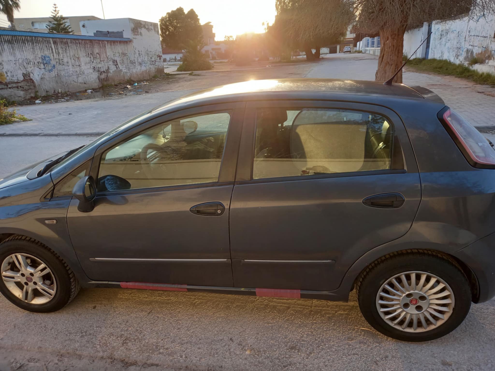 Rades Rades Plage Fiat Grande Punto Num 22512785