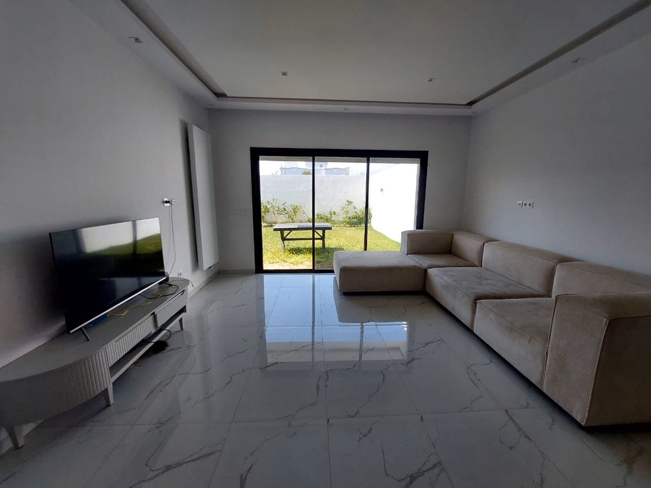 La Soukra Chotrana 3 Location Maisons Villa s4 avec jardin  la soukra