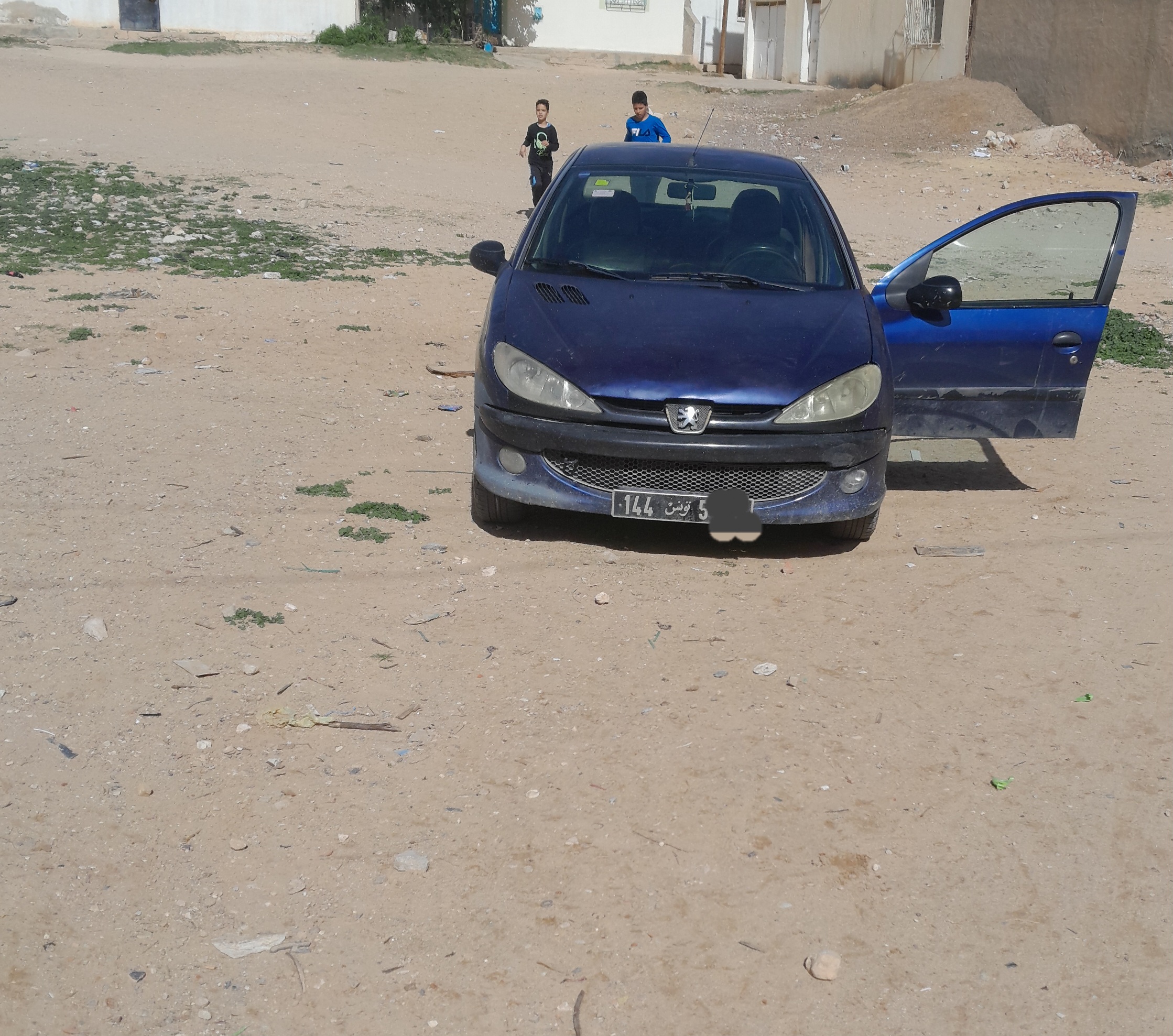 Sbeitla Cite Du Lycee Peugeot 206 Belle bleu china