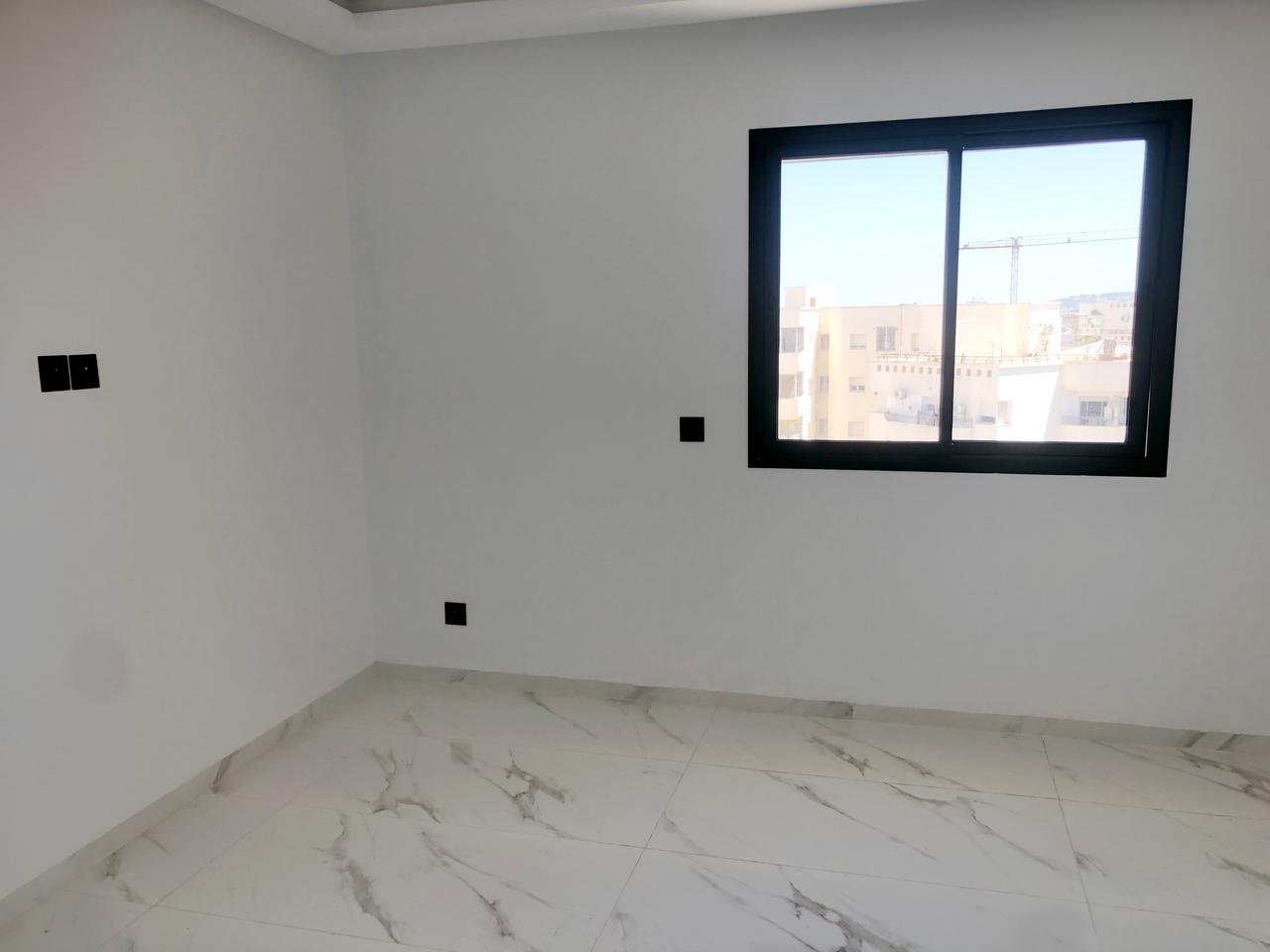 La Marsa El Aouina Location Appart. 3 pices S2 neuf a cite lwahat