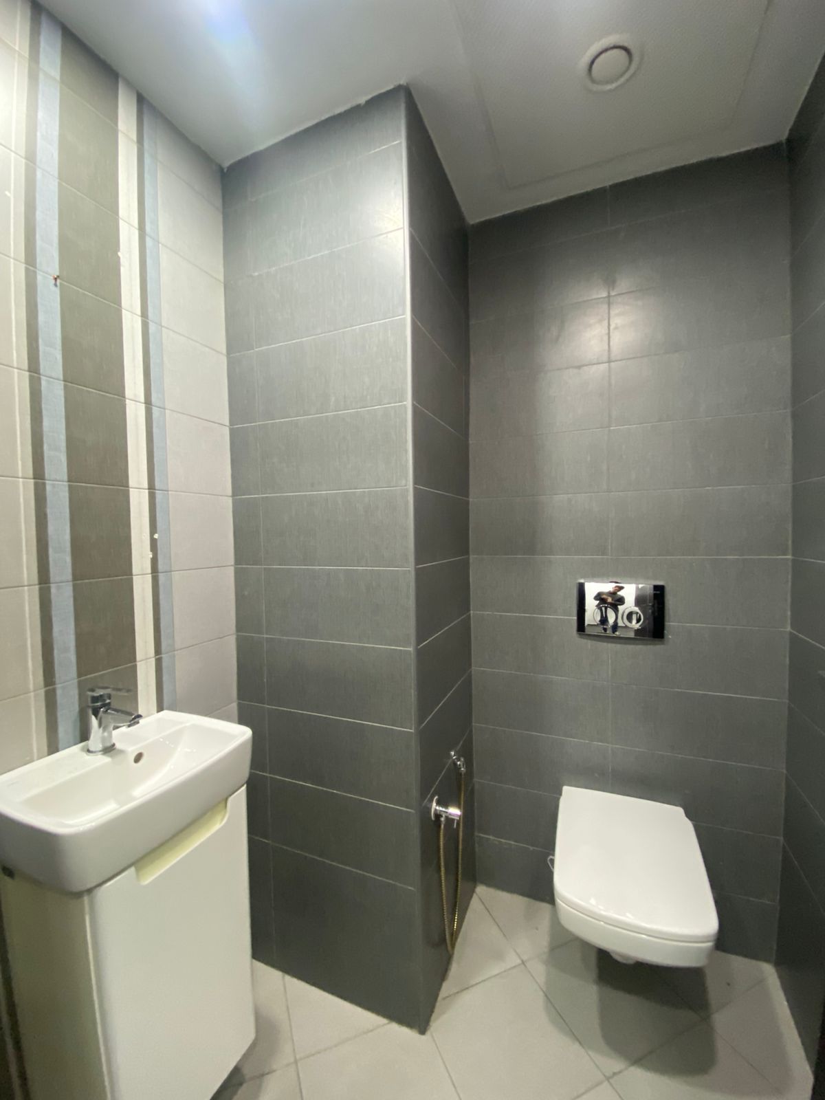 Cite El Khadra Zone urbaine nord Location Appart. 3 pices H 2  usage commerciale au centre urbain nord