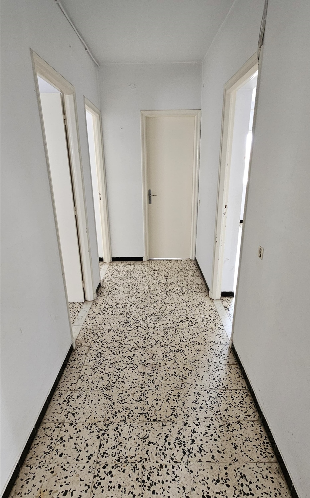 Sfax Ville El Bousten Vente Appart. 4 pices Appartement avec grande terrasse