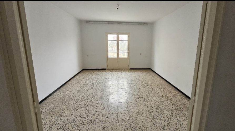 Sfax Ville El Bousten Vente Appart. 4 pices Appartement avec grande terrasse