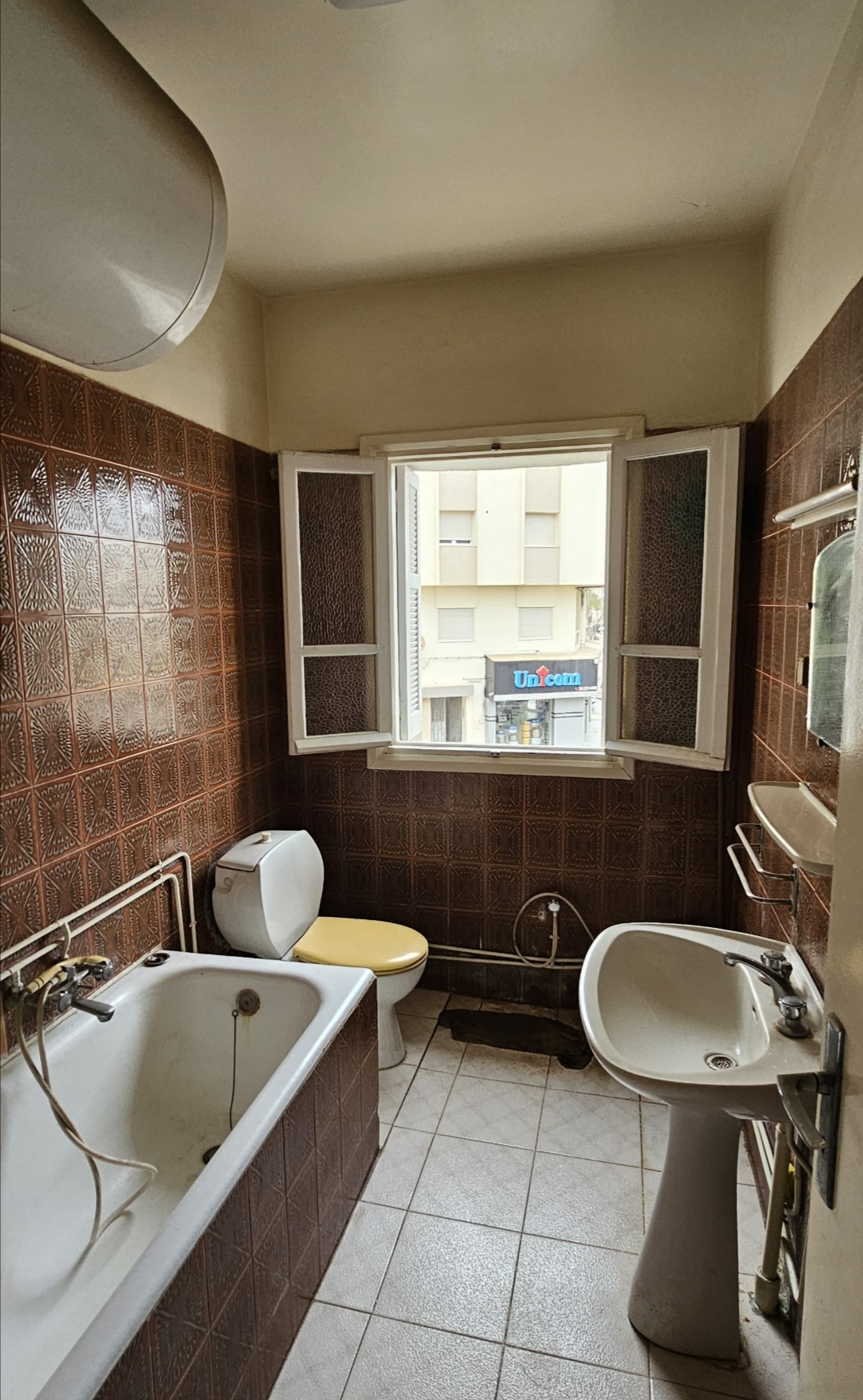 Sfax Ville El Bousten Vente Appart. 4 pices Appartement avec grande terrasse
