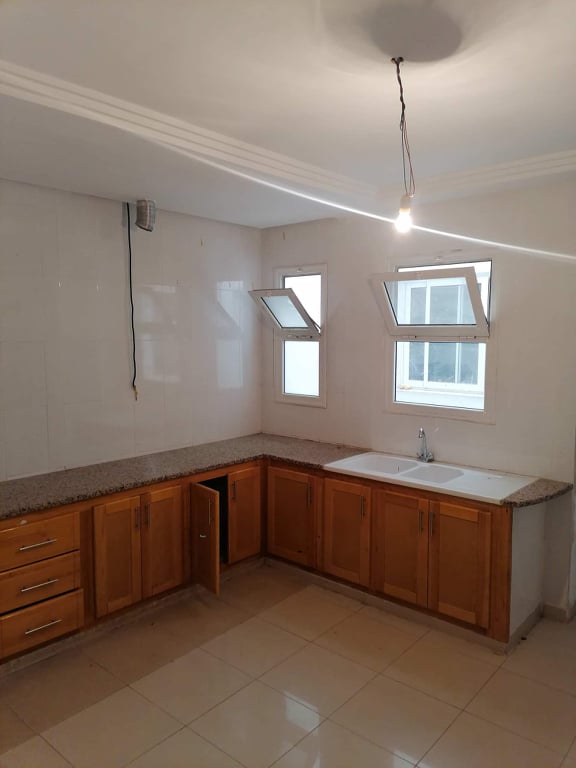 Zeramdine Zeramdine Location Appart. 3 pices Maison bureau ou atelier de coiffure