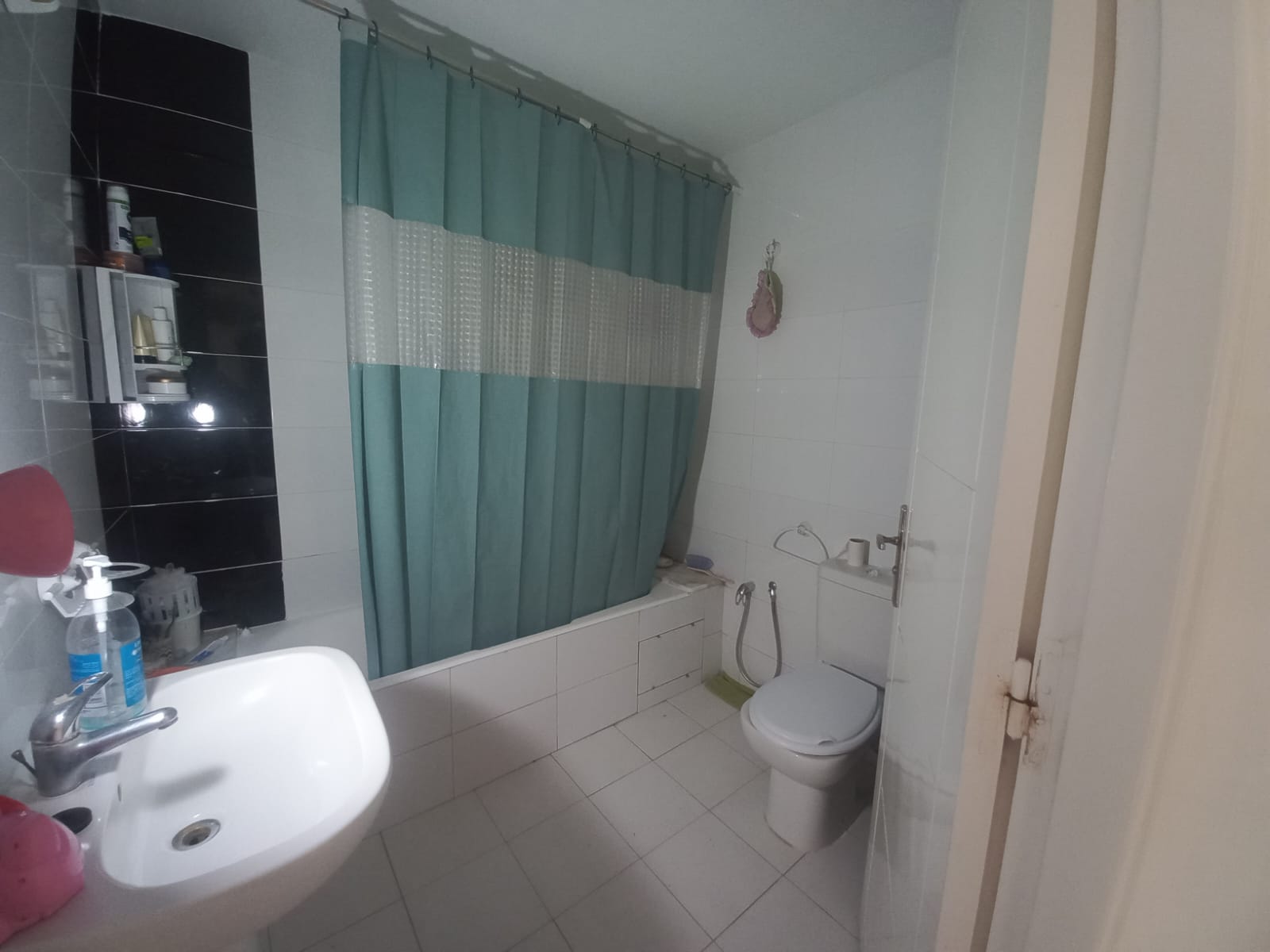 La Marsa El Aouina Location Appart. 4 pices Appartement s3 vide  l'aouina