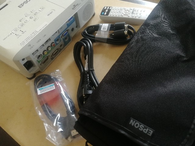 El Ouerdia Bellevue Vido-projecteurs Autre Vidoprojecteur epson eb x27 rseaux rj45